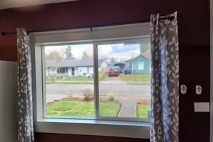 208 S Swiegle Ave, Molalla, OR 97038 - Photo 9