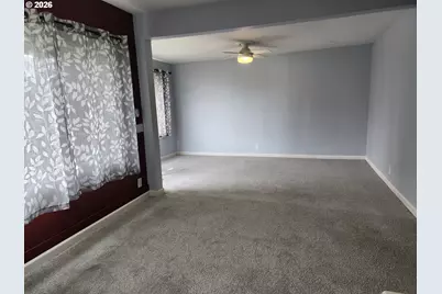 208 S Swiegle Ave, Molalla, OR 97038 - Photo 5