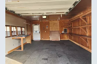 208 S Swiegle Ave, Molalla, OR 97038 - Photo 25