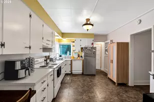 402 SE 75th Ave, Portland, OR 97215 - Photo 9