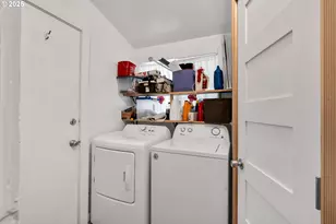 402 SE 75th Ave, Portland, OR 97215 - Photo 13