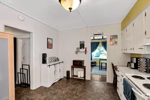 402 SE 75th Ave, Portland, OR 97215 - Photo 11