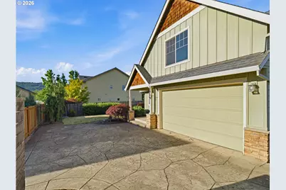 2528 N Crater Ln, Newberg, OR 97132 - Photo 3