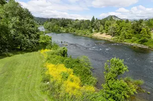 242 Bonifacio Ln, Roseburg, OR 97471 - Photo 5
