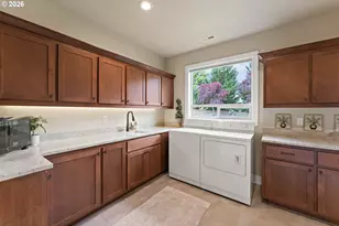242 Bonifacio Ln, Roseburg, OR 97471 - Photo 37