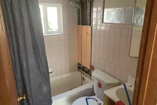 9241 NE Schuyler St, Portland, OR 97220 - Photo 9