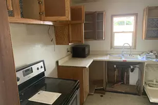 9241 NE Schuyler St, Portland, OR 97220 - Photo 17