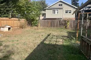 9241 NE Schuyler St, Portland, OR 97220 - Photo 25
