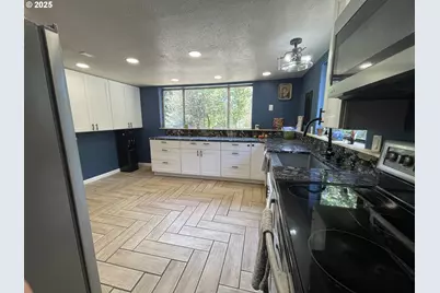 53621 Weekly Creek Rd, Myrtle Point, OR 97458 - Photo 9