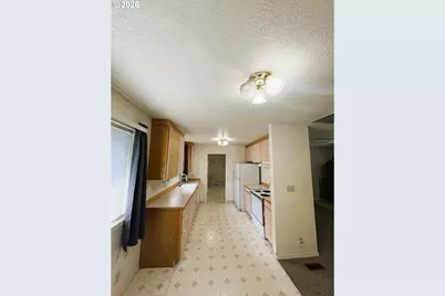 1918 SE Regner Rd, Gresham, OR 97080 - Photo 11