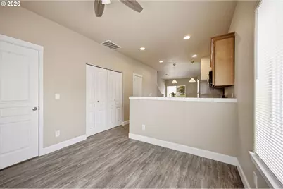 6136 SE Duke St, Portland, OR 97206 - Photo 9