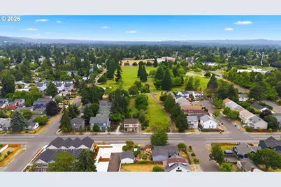 6136 SE Duke St, Portland, OR 97206 - Photo 3
