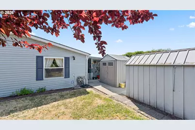 17561 SW Hancock Way, Beaverton, OR 97006 - Photo 33