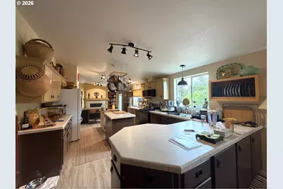 63408 Nathan Dr, Coos Bay, OR 97420 - Photo 11