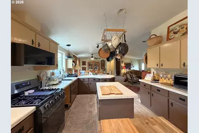 63408 Nathan Dr, Coos Bay, OR 97420 - Photo 11