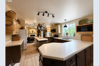 63408 Nathan Dr, Coos Bay, OR 97420 - Photo 9