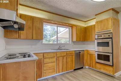 73521 Cedar Dr, Rainier, OR 97048 - Photo 7