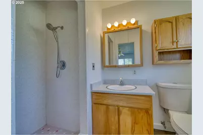 73521 Cedar Dr, Rainier, OR 97048 - Photo 19