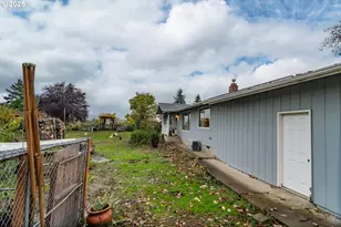 207 NE Spencer Ct, Roseburg, OR 97470 - Photo 37