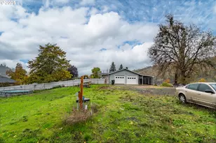207 NE Spencer Ct, Roseburg, OR 97470 - Photo 33
