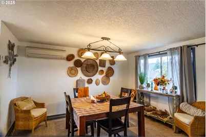 207 NE Spencer Ct, Roseburg, OR 97470 - Photo 11