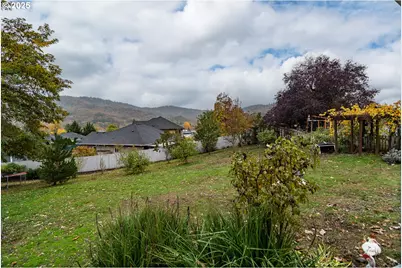 207 NE Spencer Ct, Roseburg, OR 97470 - Photo 33