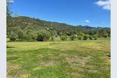 207 NE Spencer Ct, Roseburg, OR 97470 - Photo 39