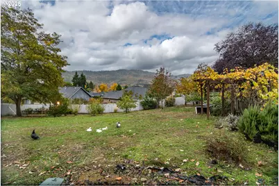 207 NE Spencer Ct, Roseburg, OR 97470 - Photo 35