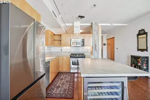 1221 SW 10th Ave, Portland, OR 97205 - Photo 17