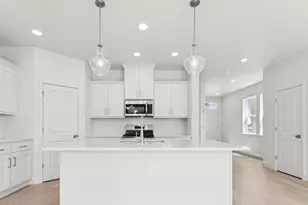 916 SE Rosebud Ct, Forest Grove, OR 97116 - Photo 3