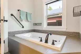 2799 NE Destiny Dr, McMinnville, OR 97128 - Photo 25