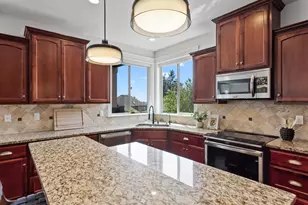 1012 NW Goodwin St, Camas, WA 98607 - Photo 9