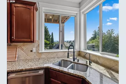 1012 NW Goodwin St, Camas, WA 98607 - Photo 11
