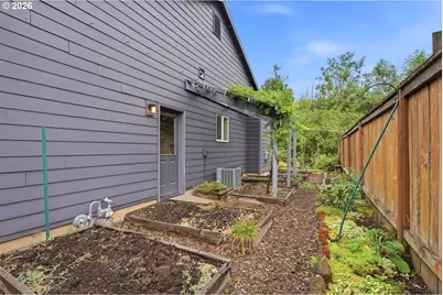642 S 13th Ave, Cornelius, OR 97113 - Photo 13