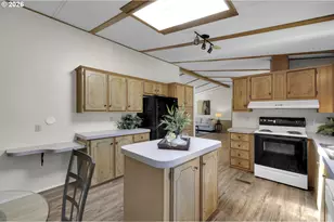38500 McKenzie Hwy, Springfield, OR 97478 - Photo 17