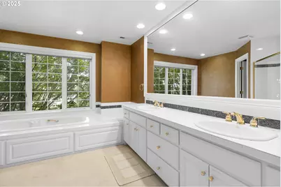 9137 NW McKenna Dr, Portland, OR 97229 - Photo 39