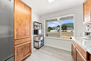 203 Alameda St, Myrtle Creek, OR 97457 - Photo 11
