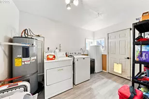 203 Alameda St, Myrtle Creek, OR 97457 - Photo 21