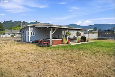 203 Alameda St, Myrtle Creek, OR 97457 - Photo 25