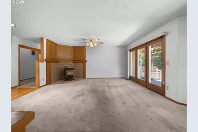 13221 SE Blackberry Cir, Portland, OR 97236 - Photo 11