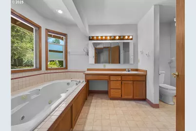 13221 SE Blackberry Cir, Portland, OR 97236 - Photo 21