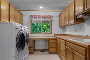 13221 SE Blackberry Cir, Portland, OR 97236 - Photo 17