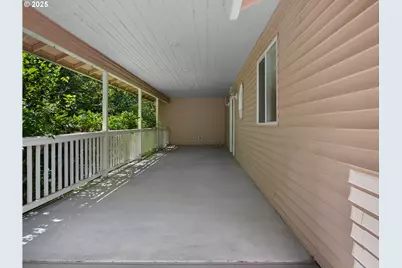 13221 SE Blackberry Cir, Portland, OR 97236 - Photo 5