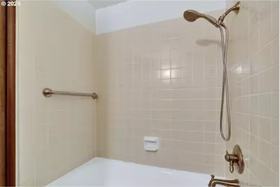 17363 SW Washington Ct, Beaverton, OR 97078 - Photo 25