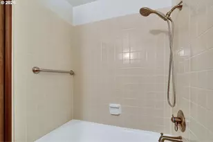 17363 SW Washington Ct, Beaverton, OR 97078 - Photo 25