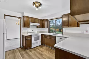 17363 SW Washington Ct, Beaverton, OR 97078 - Photo 11