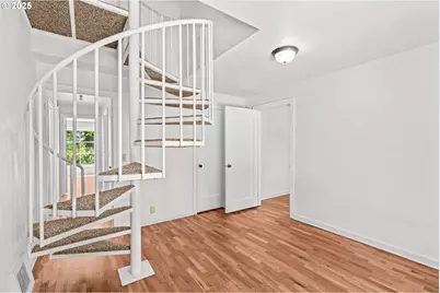 115 E Hilliard Ln, Eugene, OR 97404 - Photo 23