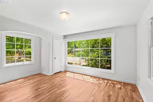 115 E Hilliard Ln, Eugene, OR 97404 - Photo 17