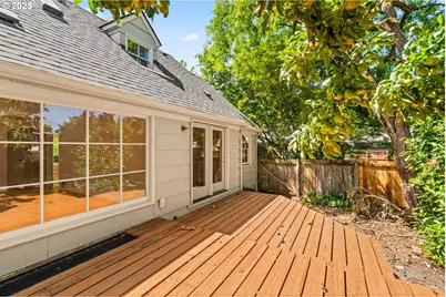 115 E Hilliard Ln, Eugene, OR 97404 - Photo 39