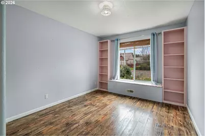 221 E 16th St, Lafayette, OR 97127 - Photo 11